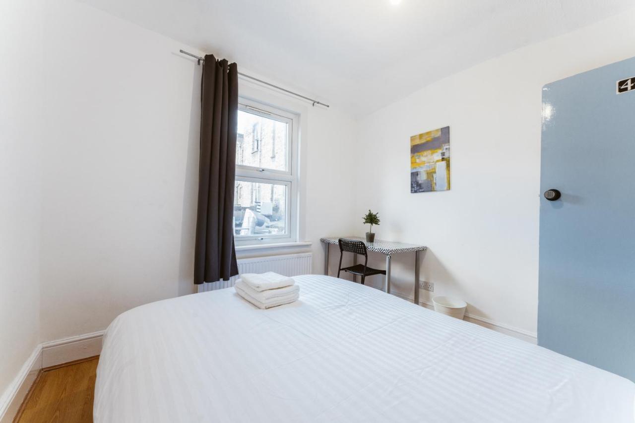 Mile End Double Rooms 86A Лондон Екстер'єр фото